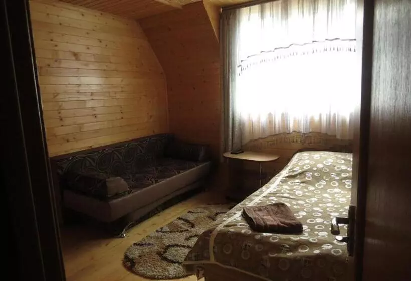 Majatalo Bilyy Kamin Guest House
