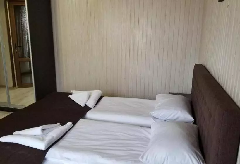 Majatalo Guest House Mountain