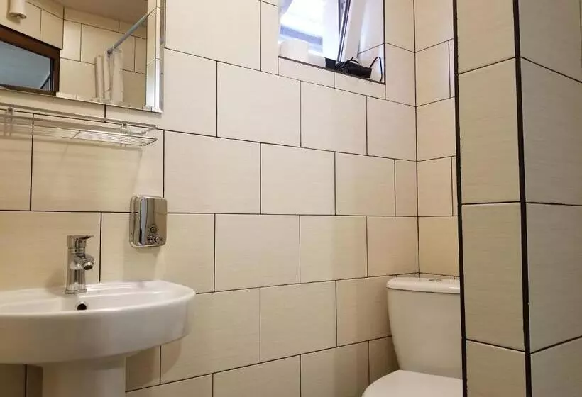 Majatalo Guest House Mountain