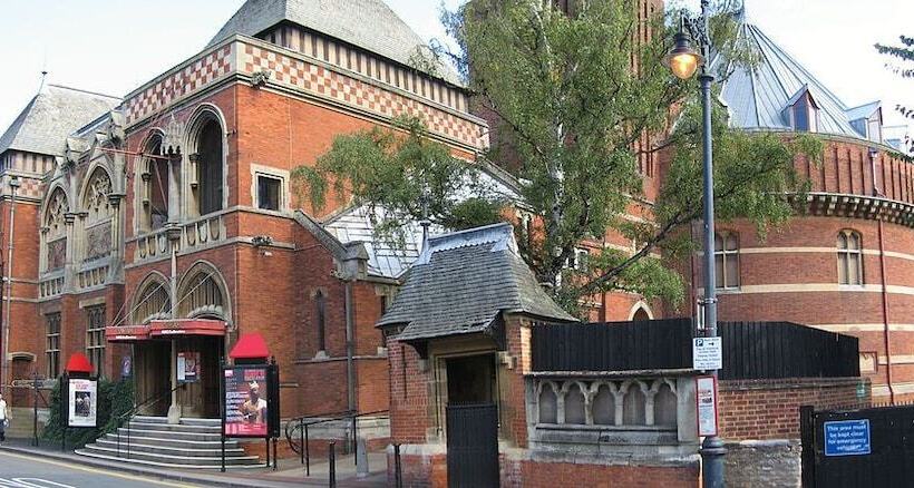 Edwards Cottage  Grove Road Cottages