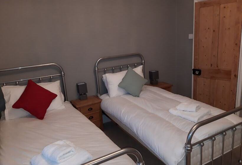 Edwards Cottage  Grove Road Cottages