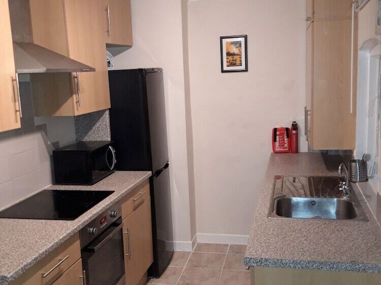 Edwards Cottage  Grove Road Cottages