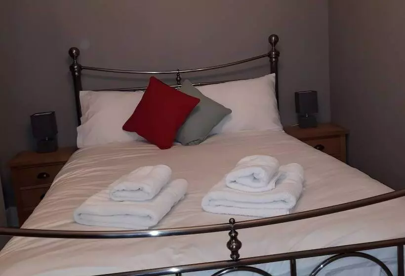 Edwards Cottage  Grove Road Cottages