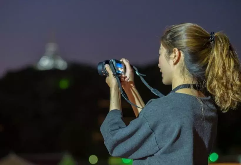 هتل Chedi View Hostel & Rooftop Bar