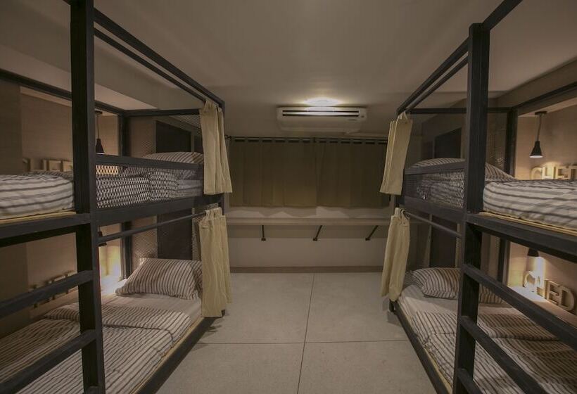 酒店 Chedi View Hostel & Rooftop Bar