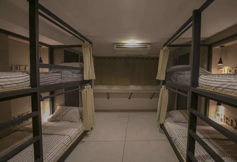 هتل Chedi View Hostel & Rooftop Bar