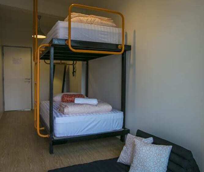 酒店 Chedi View Hostel & Rooftop Bar