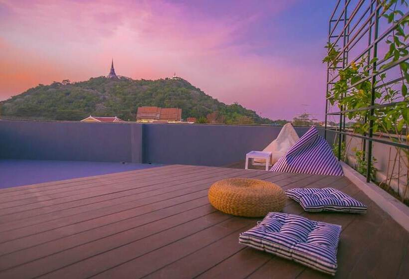酒店 Chedi View Hostel & Rooftop Bar