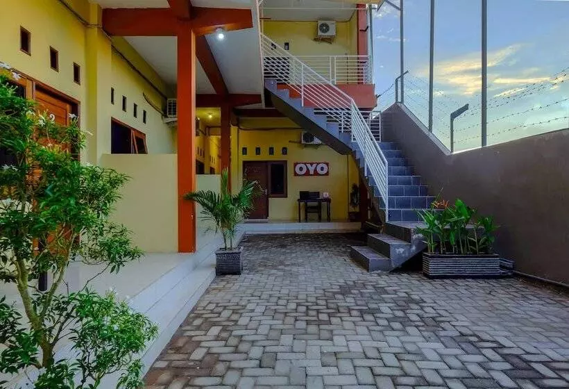 ホテル Hening Homestay By Oyo Rooms