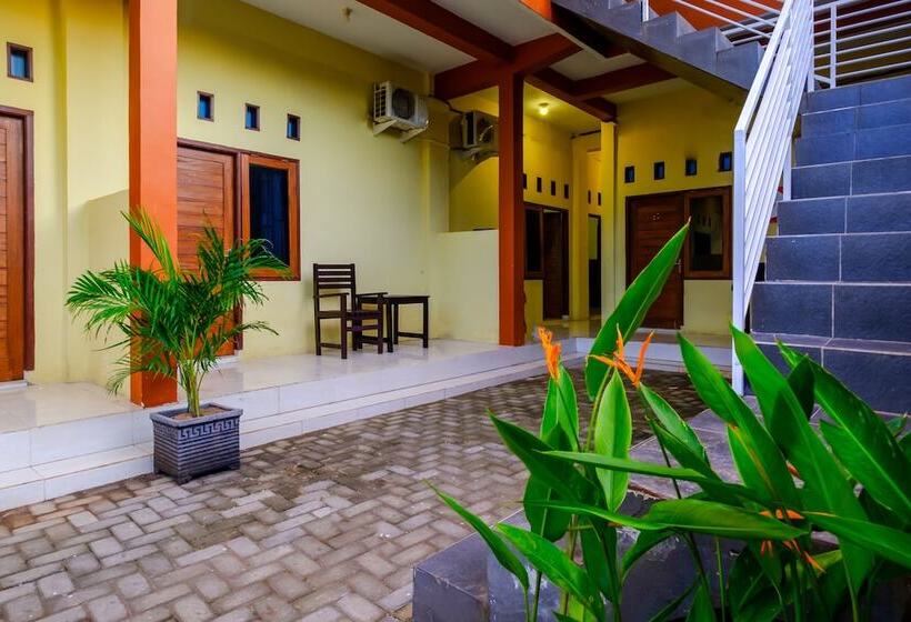 בית מלון כפרי Hening Homestay By Oyo Rooms