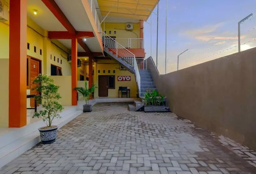 ホテル Hening Homestay By Oyo Rooms