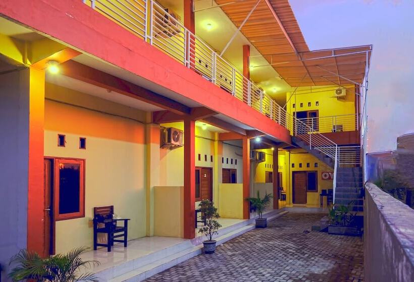 בית מלון כפרי Hening Homestay By Oyo Rooms