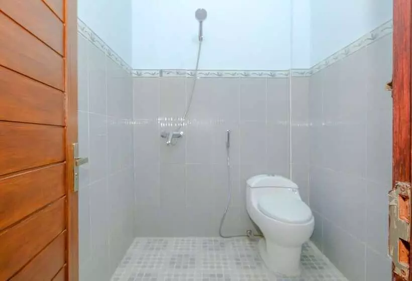 ホテル Hening Homestay By Oyo Rooms