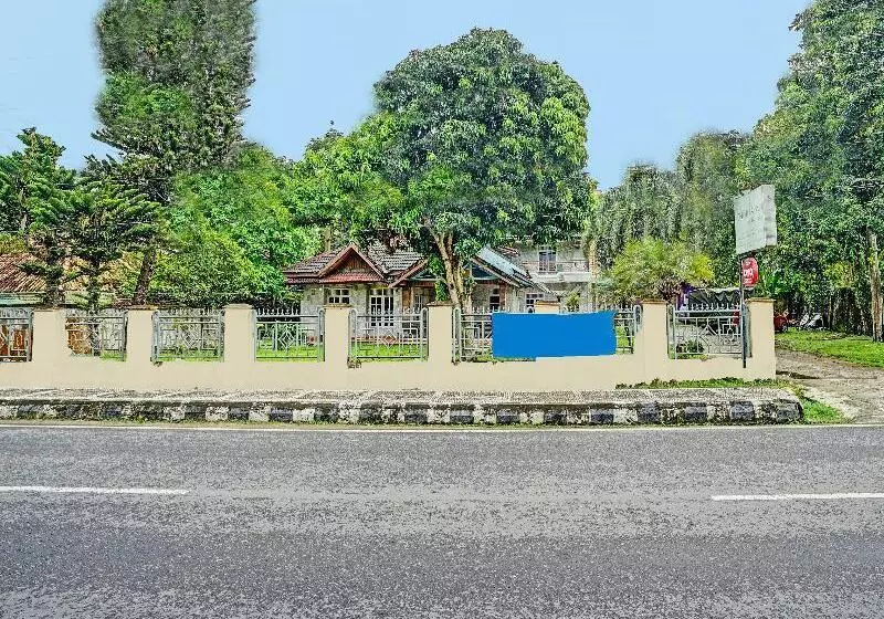 ホテル Oyo 3205 Penginapan Mikial Ismi Kayuagung