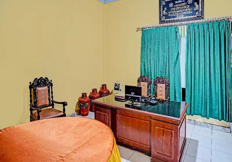 ホテル Oyo 3205 Penginapan Mikial Ismi Kayuagung