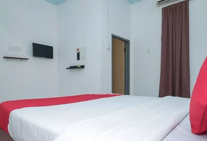 Hotelli Oyo 90018 River Village