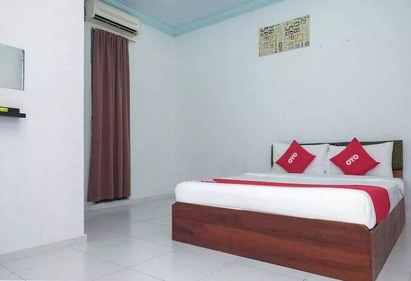 Hotelli Oyo 90018 River Village