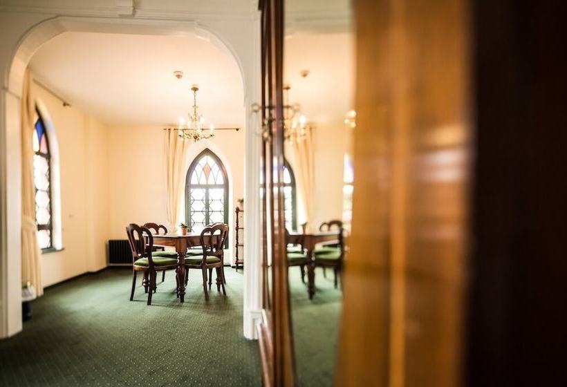 Отель Burg Crass