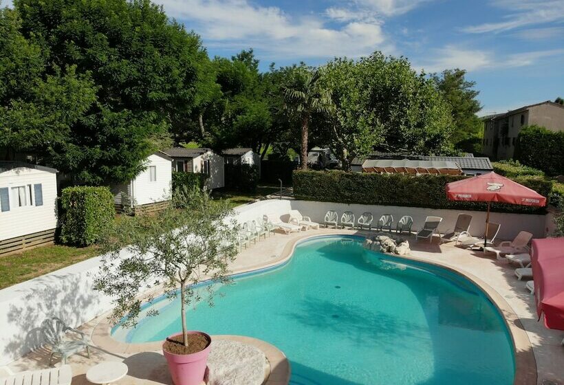 בית מלון כפרי Le Casque Roi