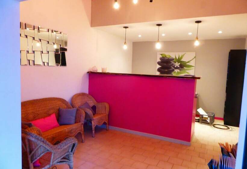 בית מלון כפרי Le Casque Roi