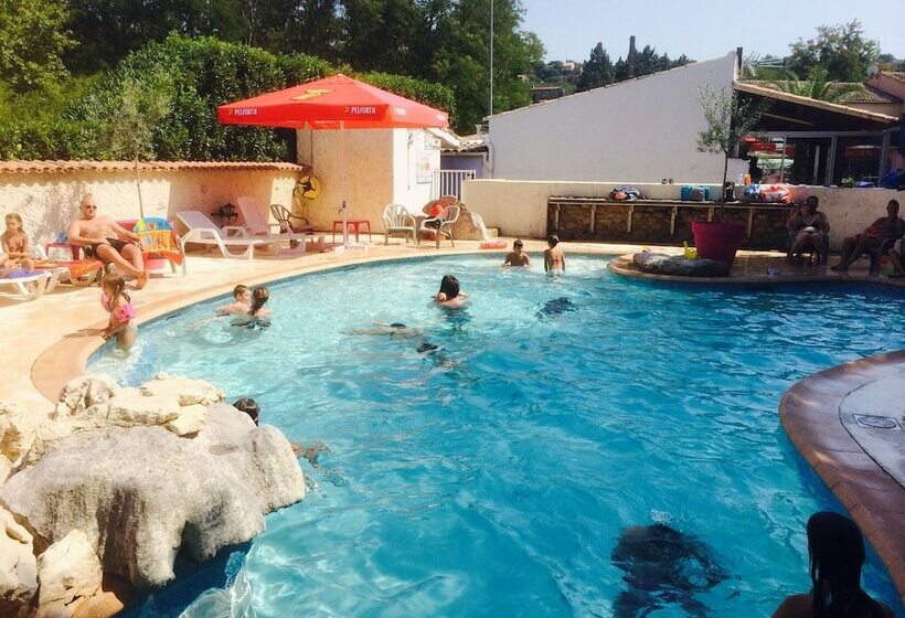 בית מלון כפרי Le Casque Roi