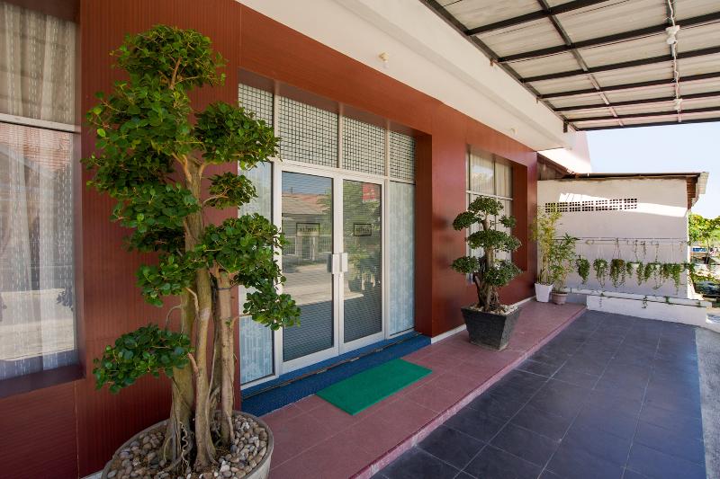 בית מלון כפרי Oyo 3225 Alinia Residence