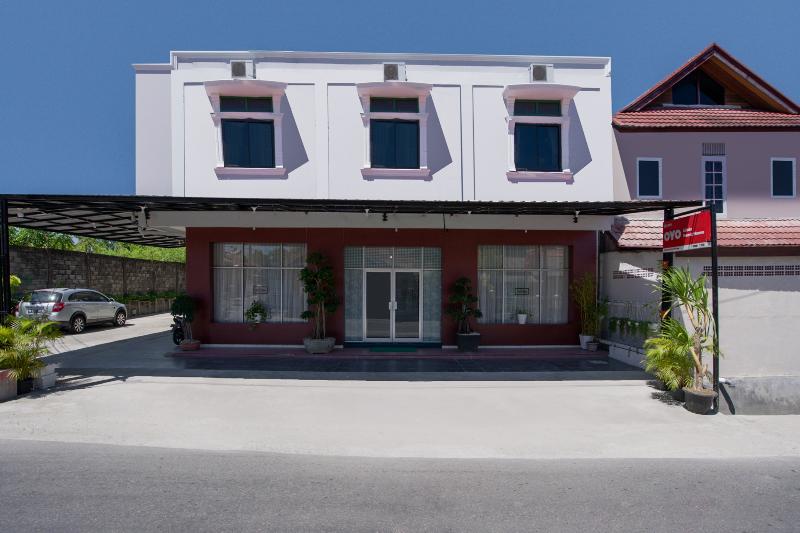 Отель Oyo 3225 Alinia Residence