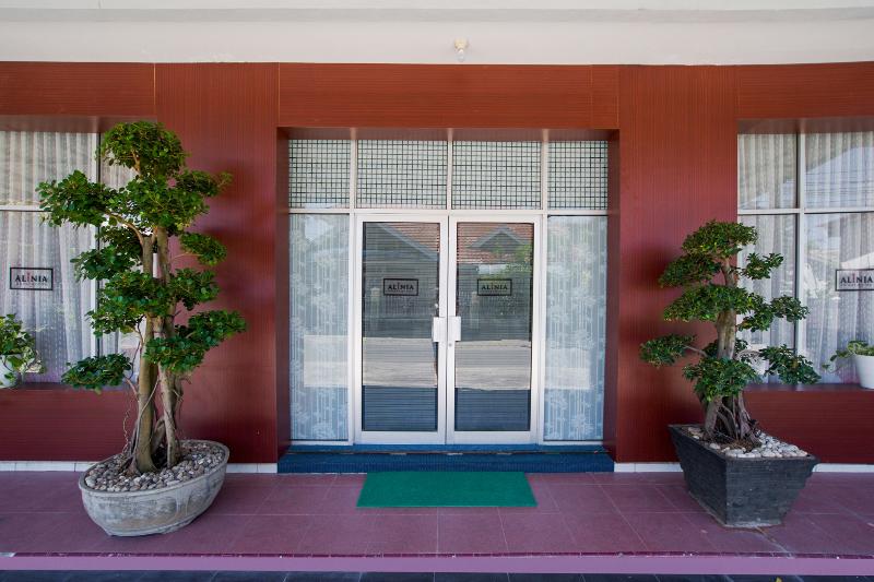 Отель Oyo 3225 Alinia Residence