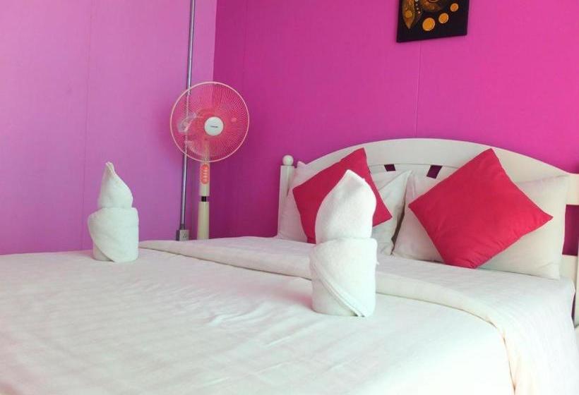 Otel Oyo 841 Lom Talay Resort