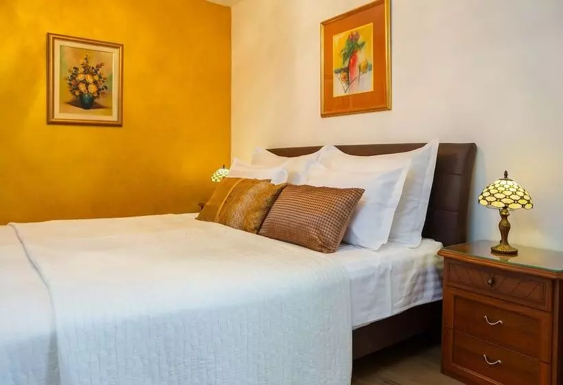 Pensión Romantic Luxury Rooms