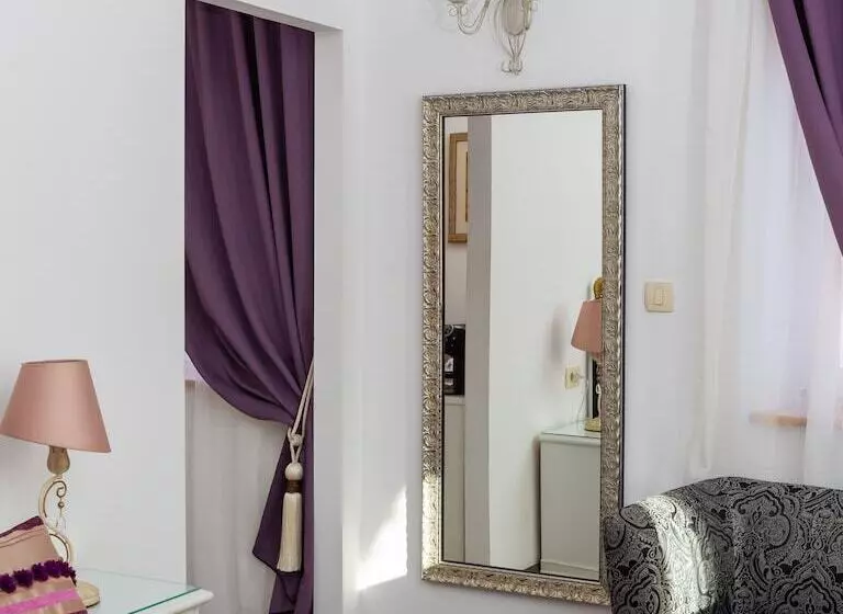 Pensión Romantic Luxury Rooms