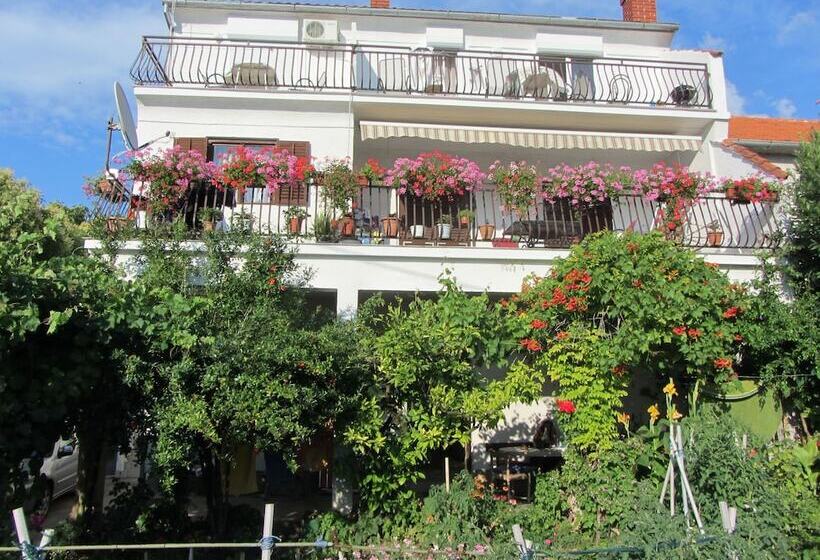 Apartments Grapevines