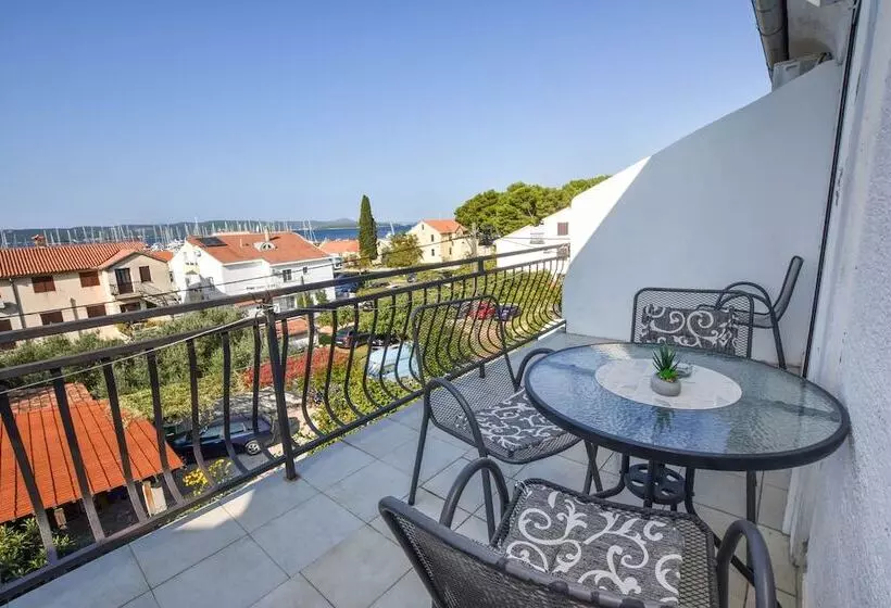 Apartments Grapevines