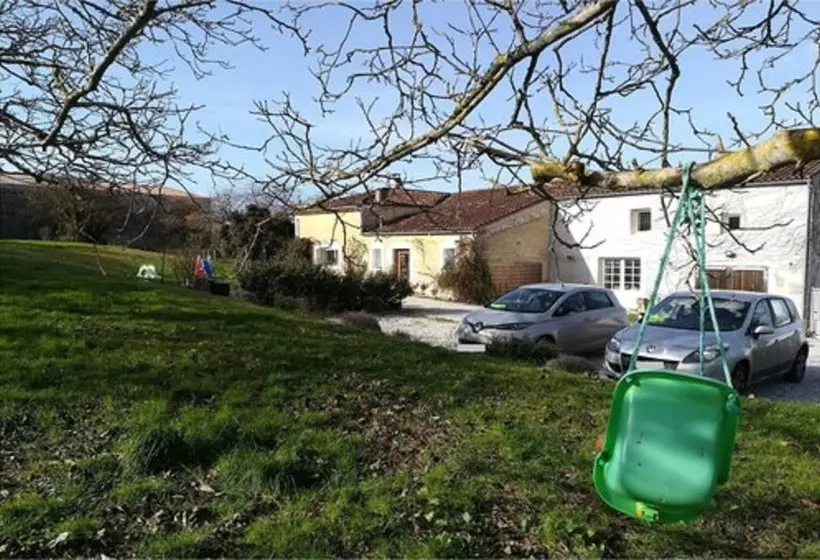 Aamiaismajoitus (B&B) Les Marmottes Charentaises