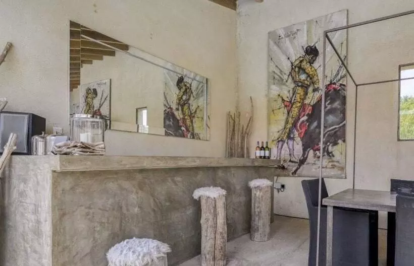 Aamiaismajoitus (B&B) Mas Sainte Marie   Private Hot Tub Suites