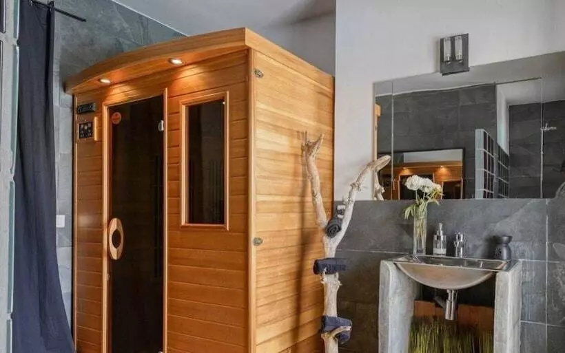 Aamiaismajoitus (B&B) Mas Sainte Marie   Private Hot Tub Suites