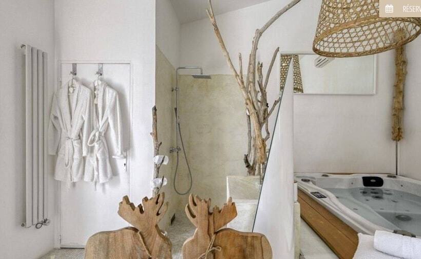 Bed and Breakfast Mas Sainte Marie   Private Hot Tub Suites