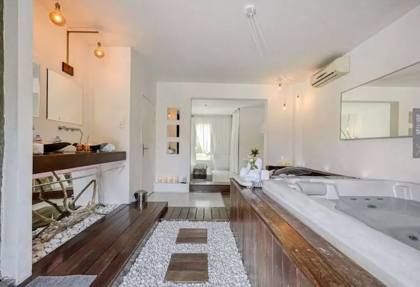 Aamiaismajoitus (B&B) Mas Sainte Marie   Private Hot Tub Suites