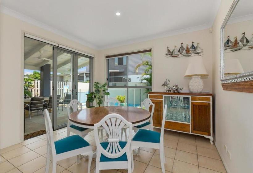 Casuarina Dreaming Townhouse With Pool