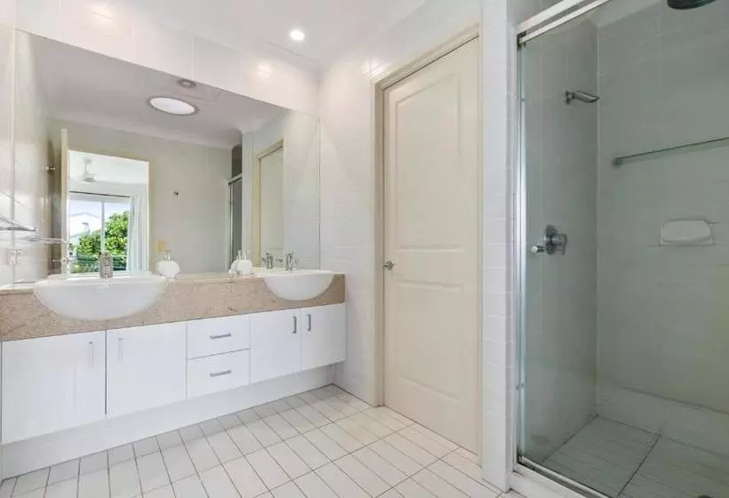 Casuarina Dreaming Townhouse With Pool