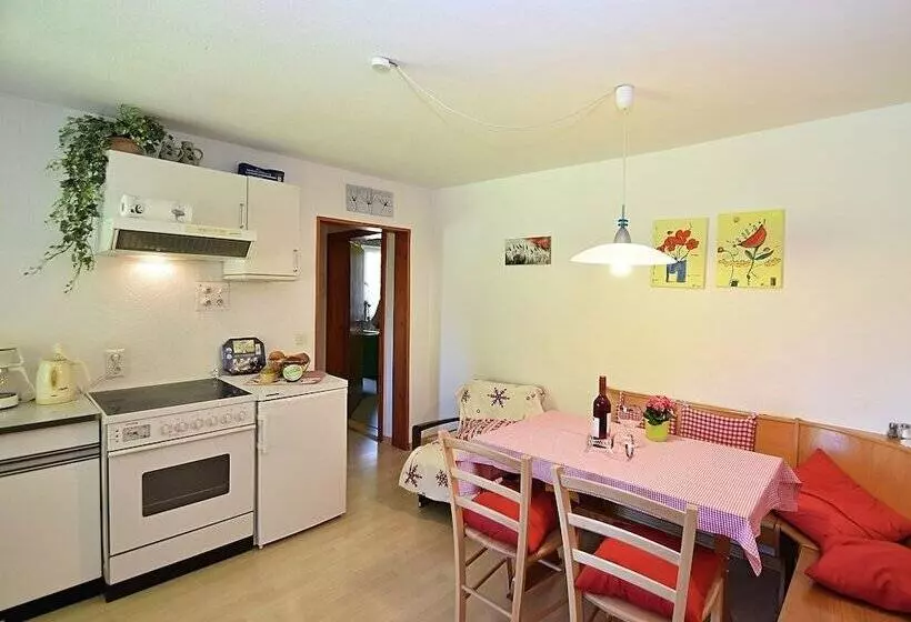 Country Style Flat With Garden