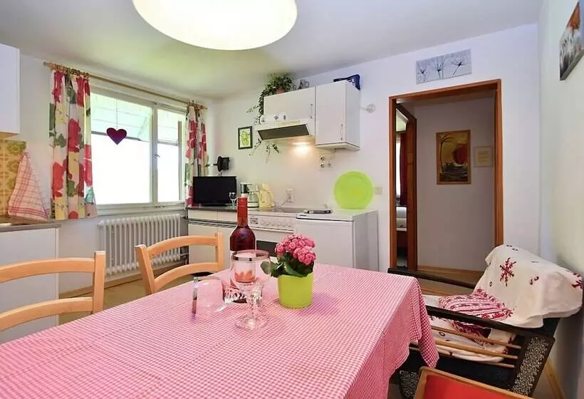 Country Style Flat With Garden