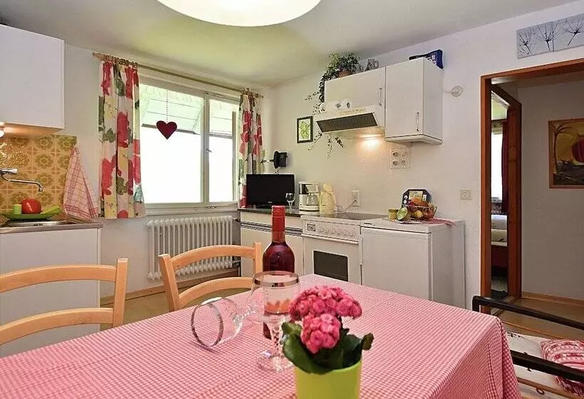 Country Style Flat With Garden