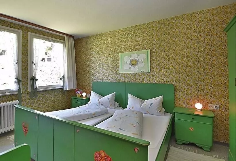 Country Style Flat With Garden