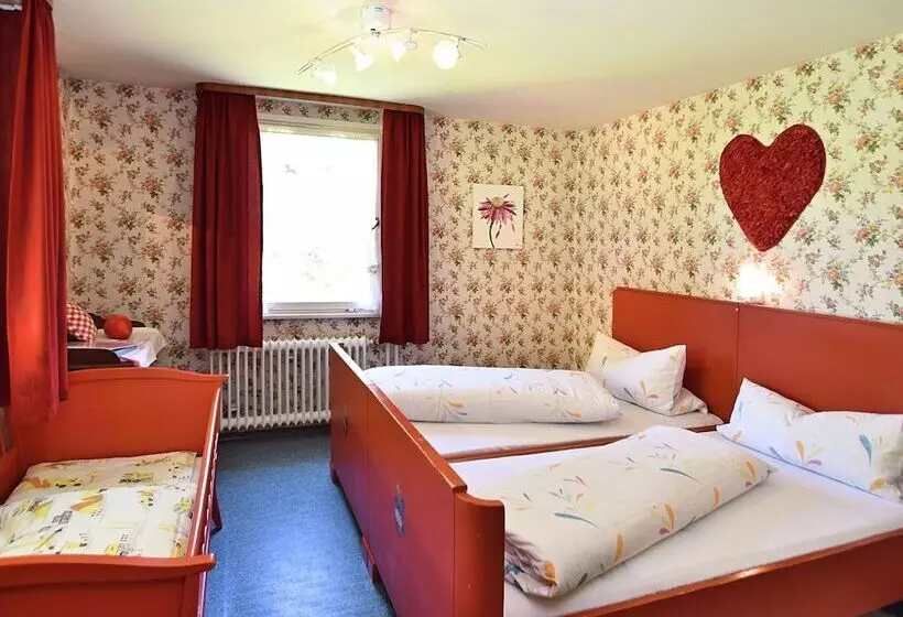 Country Style Flat With Garden