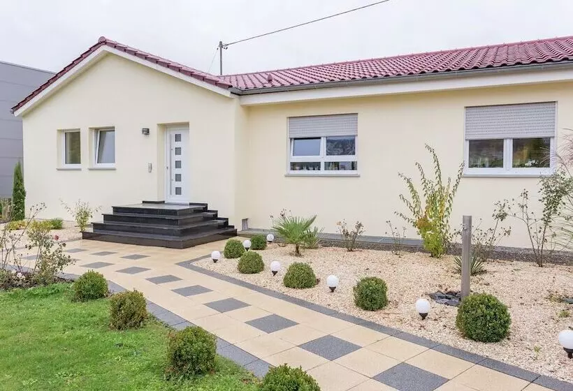 Gorgeous Apartment In Markdorf With Swimming Pool