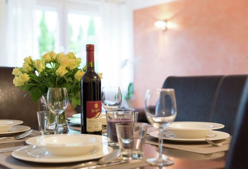 Gorgeous Apartment In Markdorf With Swimming Pool