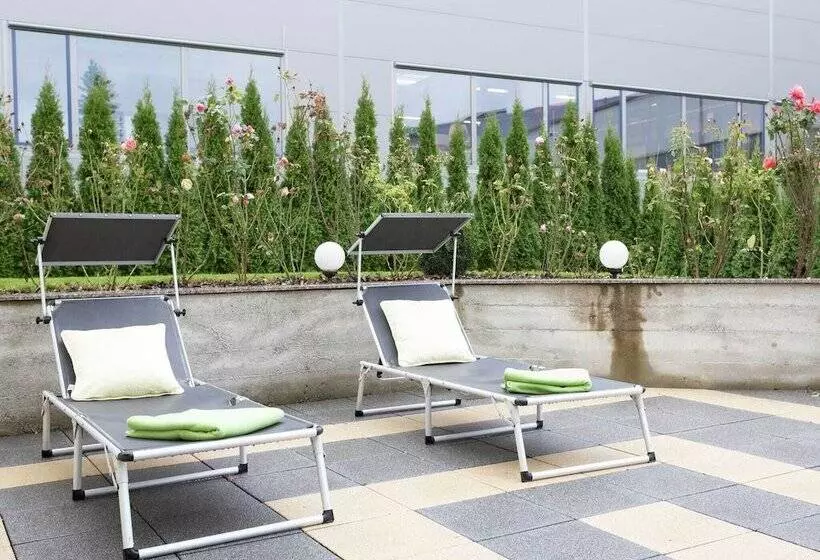 Gorgeous Apartment In Markdorf With Swimming Pool