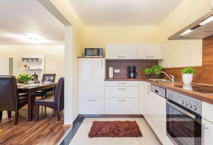 Gorgeous Apartment In Markdorf With Swimming Pool