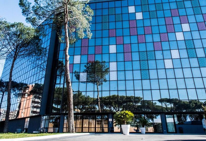 פונדק Mercure Roma Cinecitta